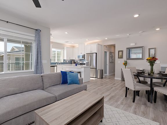 3rd image of 5730 Sky Pointe Dr #174