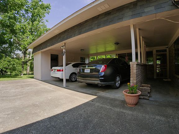 3rd image of 925 Quail Creek Dr