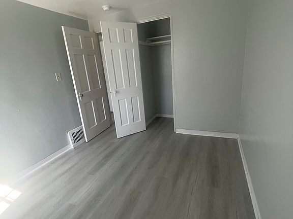 5th image of 363 Millicent Ave