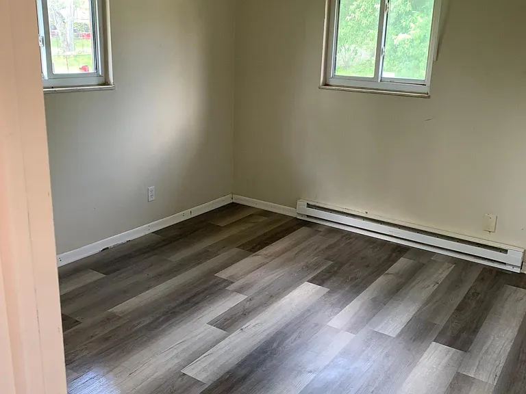 7542 Woodlawn Ave — Photo 11