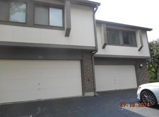 107 New Castle Ct, Rolling Meadows, IL 60008