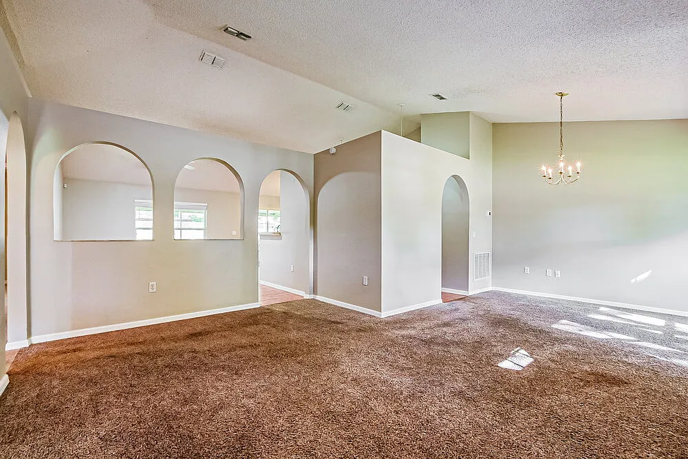 3 bed, 2.0 bath, 1536 sqft, $2,085 — Photo 3