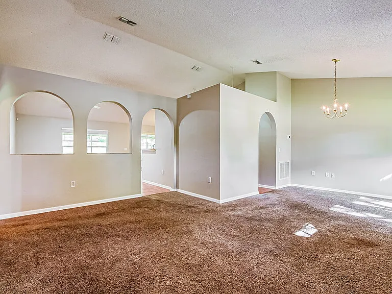 1324 Montheath Cir — Photo 3