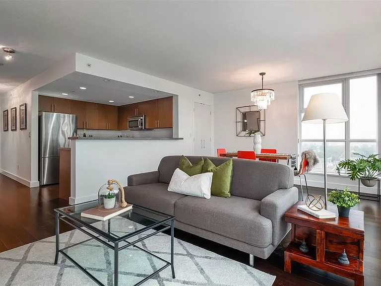 125 Milross Ave — Photo 10