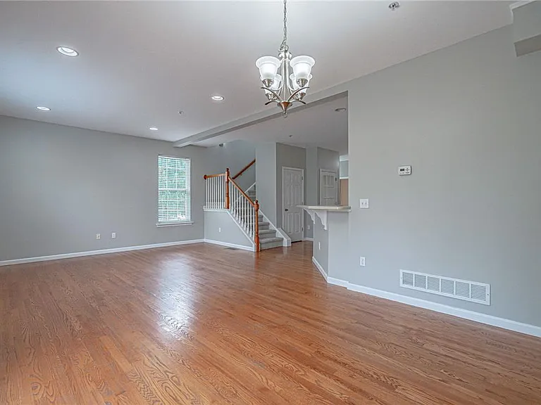 253 Milkweed Dr — Photo 16