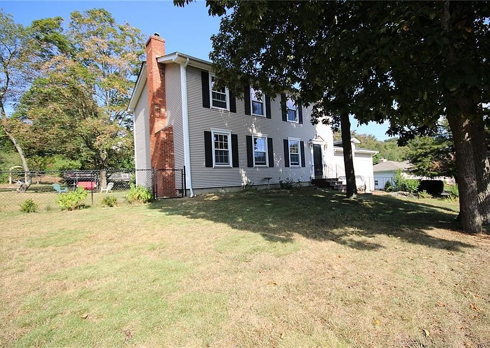 1st image of 6 Kimberly Ann Dr