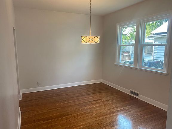 3rd image of 310 N 7th St