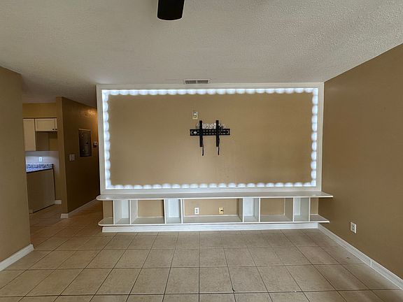 3rd image of 1805 SE 15th Pl APT 2