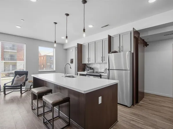 541 S Dubuque St, Iowa City, IA 52240