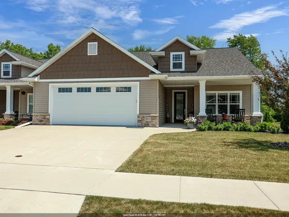 N9072 Southtowne Dr, Menasha, WI 54952