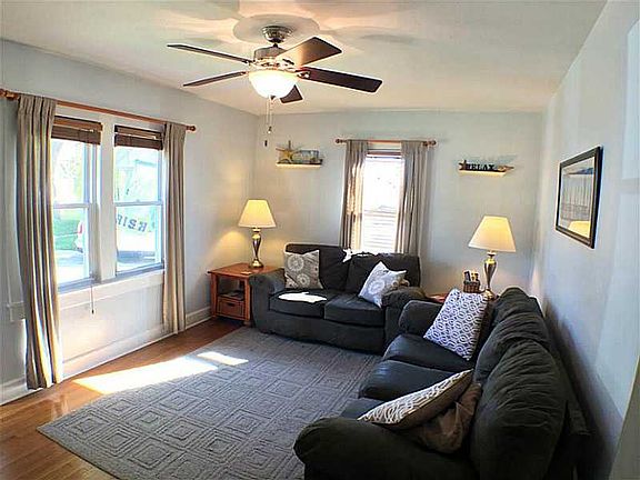 5th image of 8905 W Hillcrest Dr