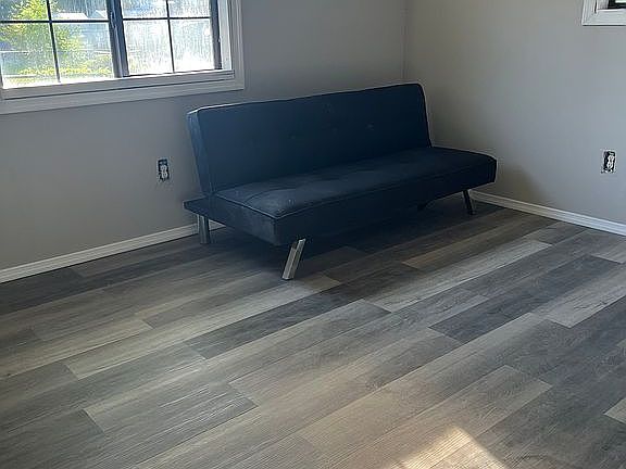 4th image of 550 Duval St