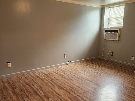 3rd image of 408 Lewis Rd #8