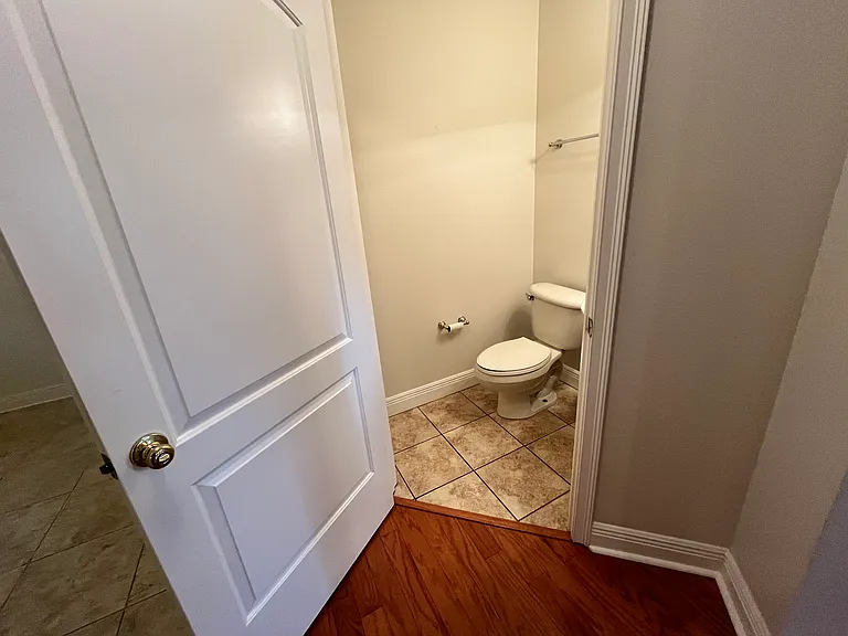 820 Ellwood Ave #A — Photo 11