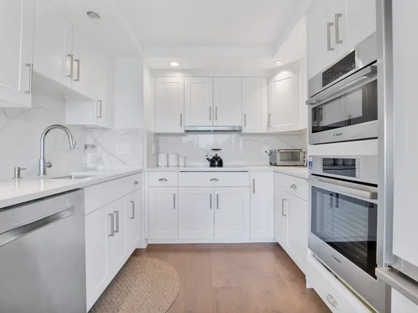 250 Hammond Pond Pkwy APT 911S, Newton, MA 02467