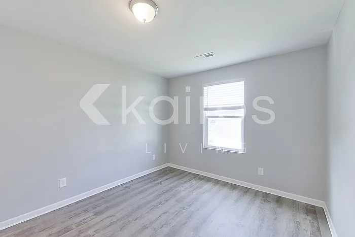 334 Waterfall Rd — Photo 12