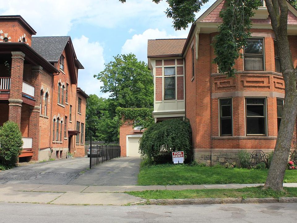 Carriage house apartment