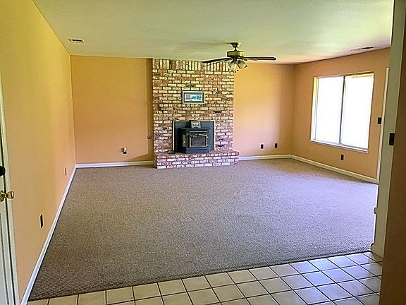 4th image of 2225 Chaparral Ct