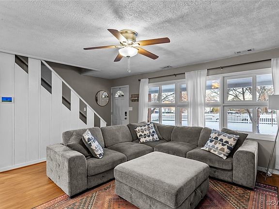 4th image of 2402 Boyle Ave