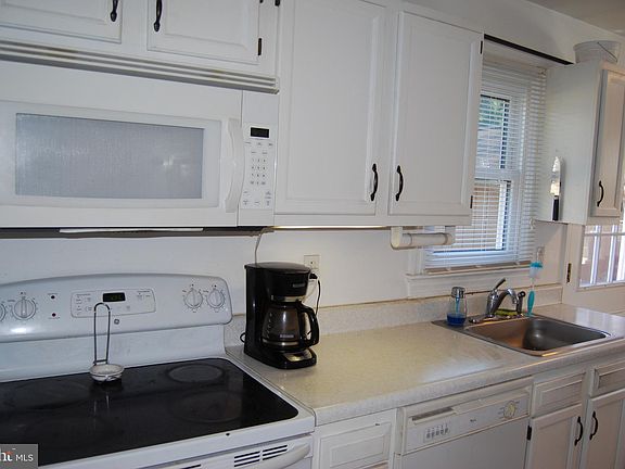 4th image of 312 Maden St