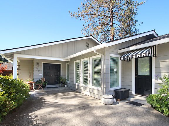 2nd image of 1074 Whispering Pines Dr