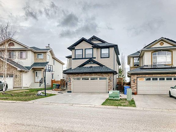 2nd image of 225 Kincora Hts NW