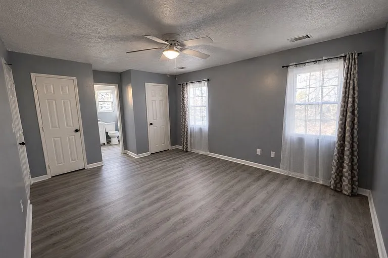 Upper floor - 1st Master bedroom