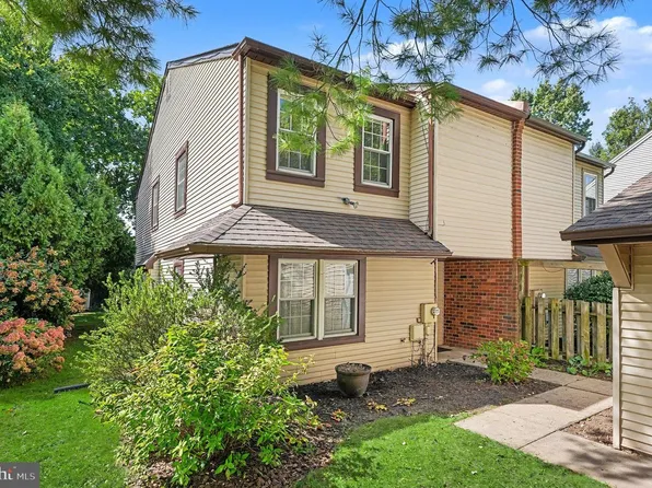42 Stacey Dr, Doylestown, PA 18901