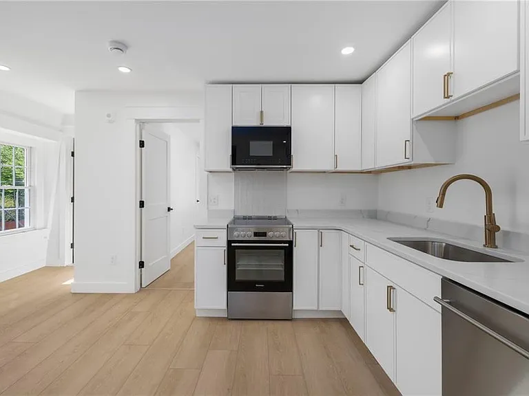 2 Melrose St #2 — Photo 3