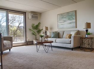 1010 Lake St NE APT 422, Hopkins, MN 55343