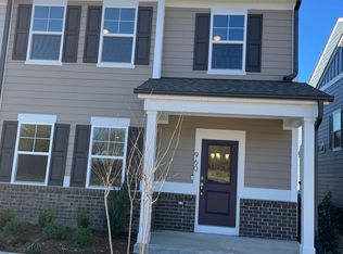 960 Trestleview St, Fuquay Varina, NC 27526