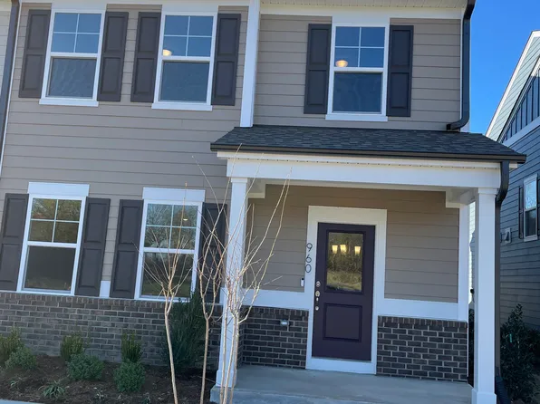 960 Trestleview St, Fuquay Varina, NC 27526