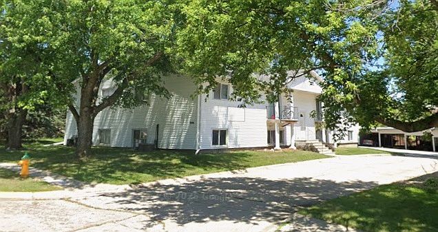 1st image of 906 Cedar River Dr NW