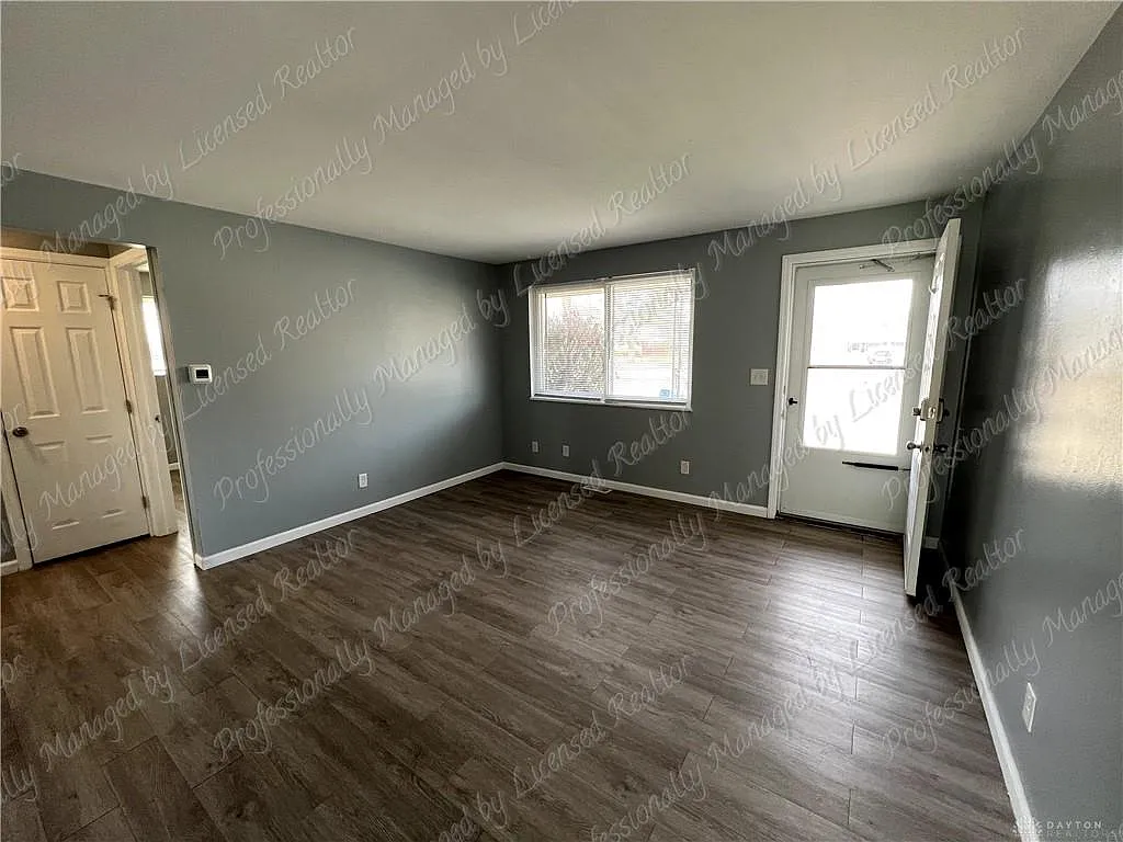 2 bed, 1.0 bath, $1,050 — Photo 3