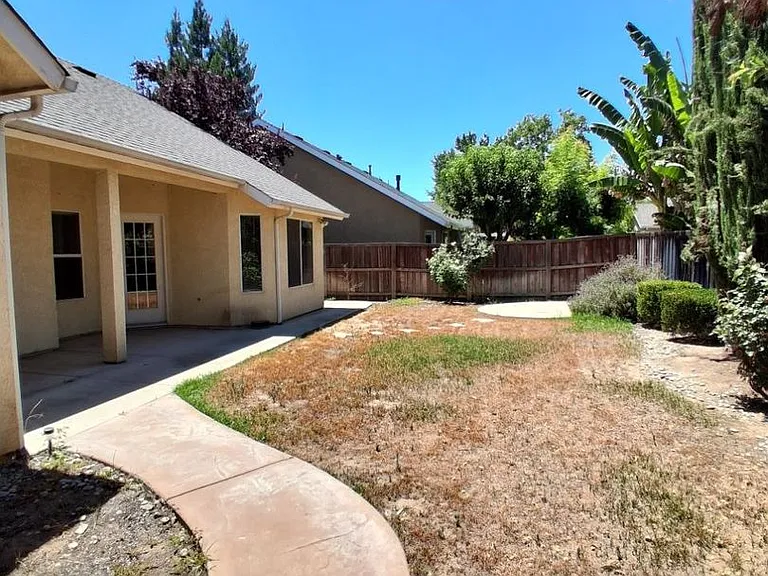 551 Lester Ave — Photo 30