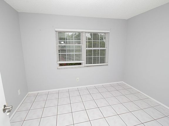 5th image of 975 Sonesta Ave NE APT 204