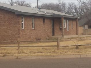 202 Avenue E, Farwell, TX 79325