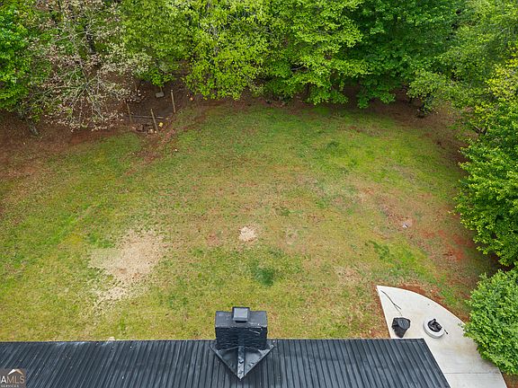 5th image of 435 Dogwood Way