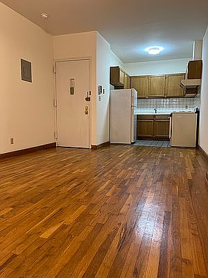 3rd image of 1546 Madison Ave APT 1B