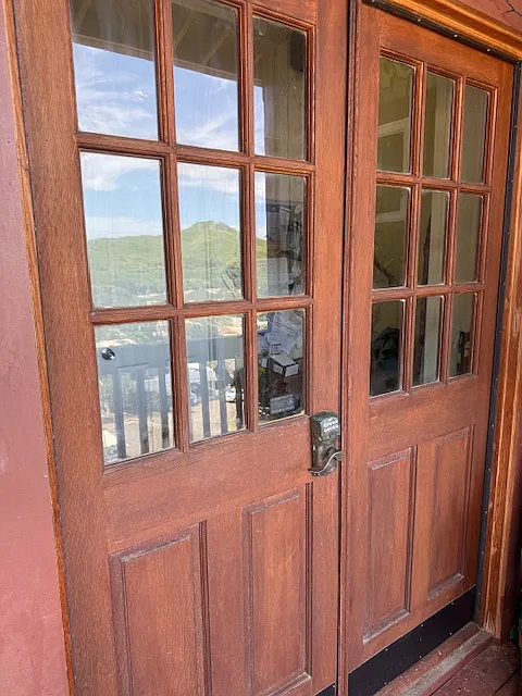 6 bed, 3200 sqft, $8,650 — Photo 2