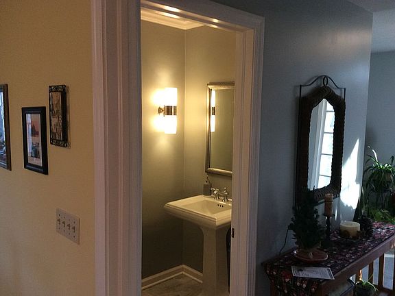 4th image of 8032 Woodsway Ln
