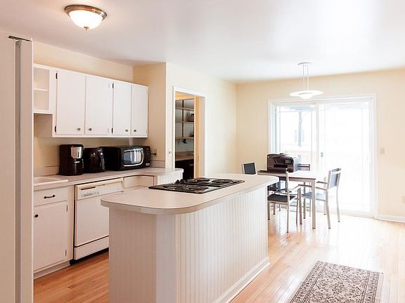 5th image of 3037 Bartonia Dr