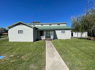 120 Bailey Ave, Bridge City, TX 77611