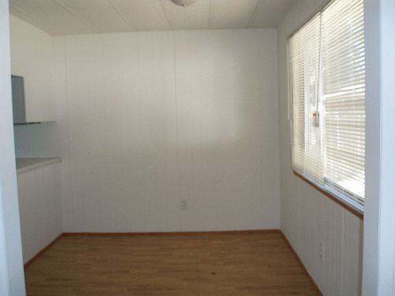4th image of 12214 113th Ave E