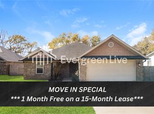 308 S Ozark St, Prairie Grove, AR 72753