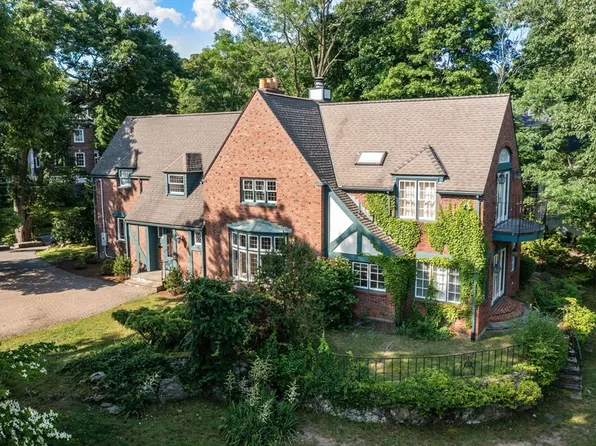 60 Wachusett Rd, Newton, MA 02467