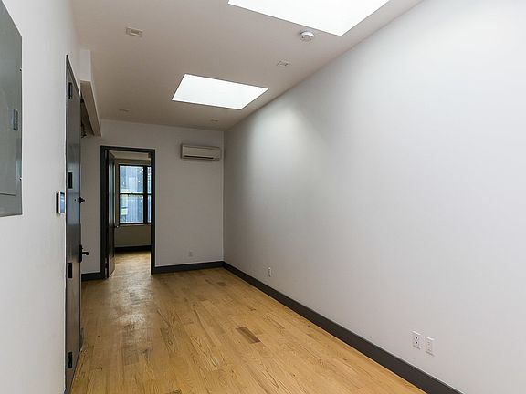 4th image of 87 Starr St Floor 3
