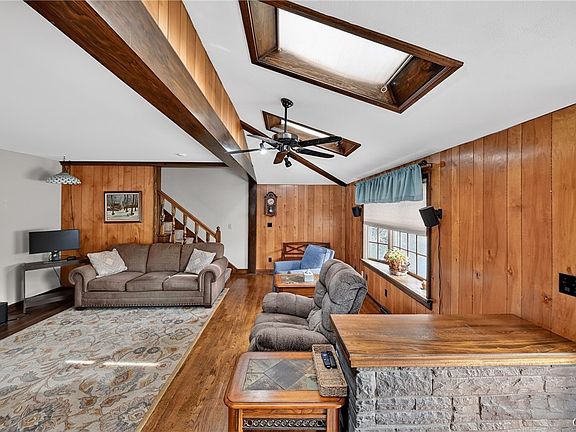 4th image of 1113 N Glencove Rd