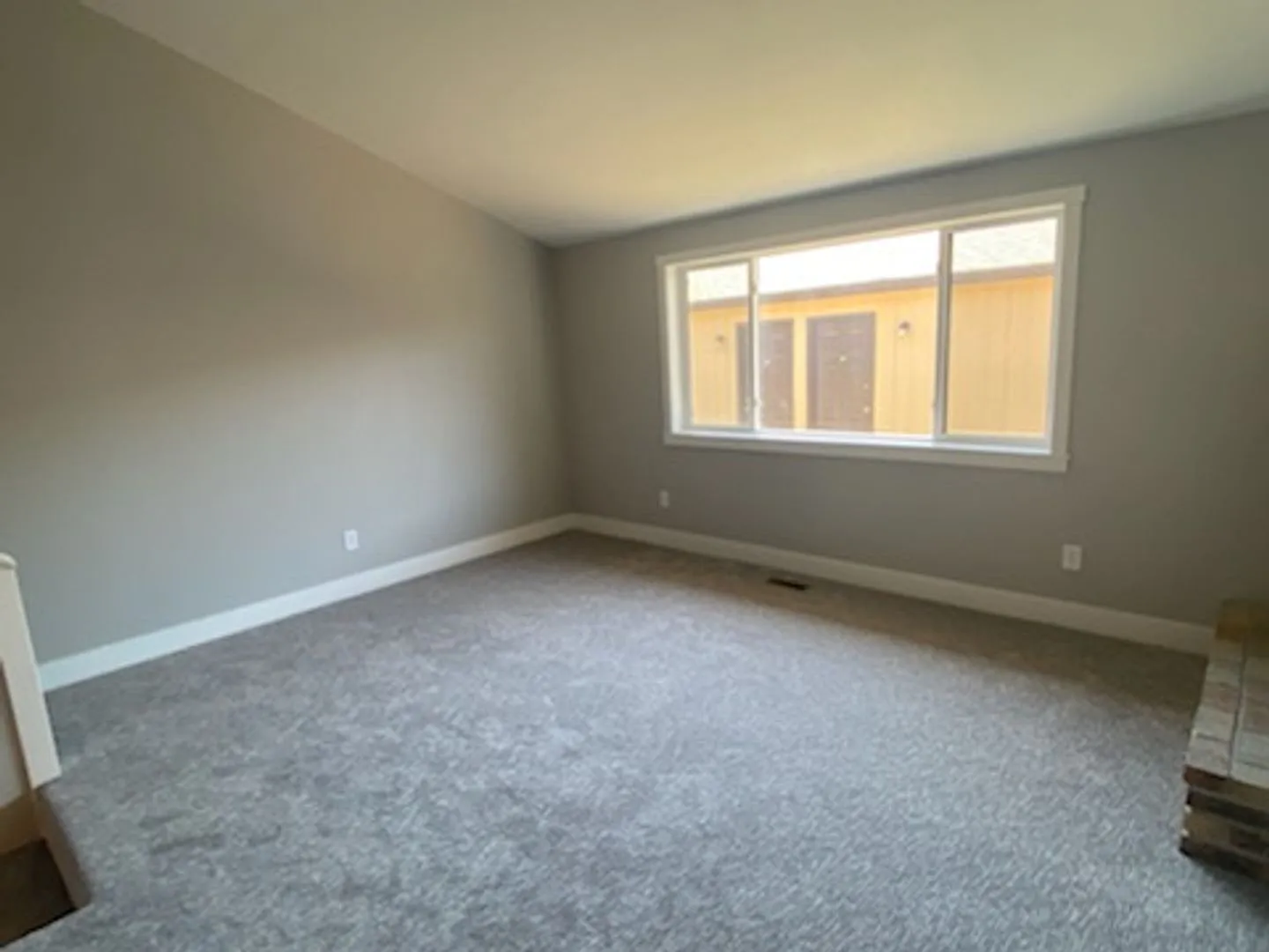 Fully remodeled westend 2 bedroom. 1 bath, townhome! — Photo 3