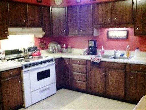 2nd image of 706 S 10th St